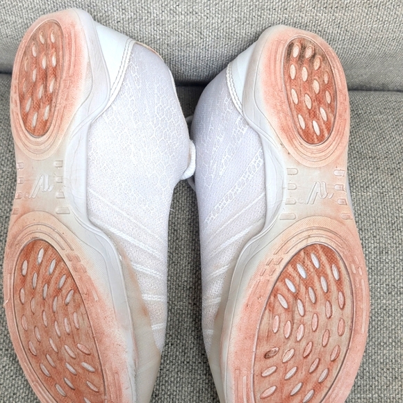 Varsity Legacy Cheer Shoes Size 7 - Picture 3 of 4